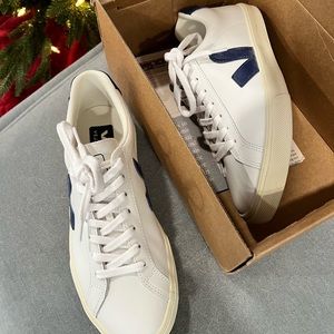Brand New Veja Unisex Sneakers